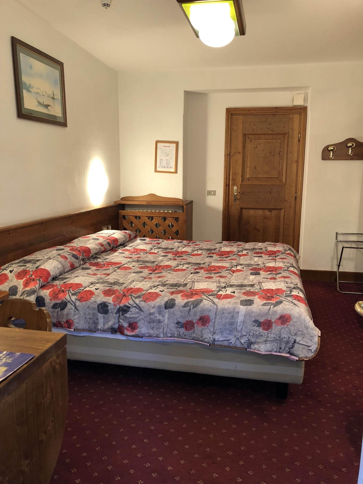 Hotel Majoni Кортина д'Ампецо Екстериор снимка