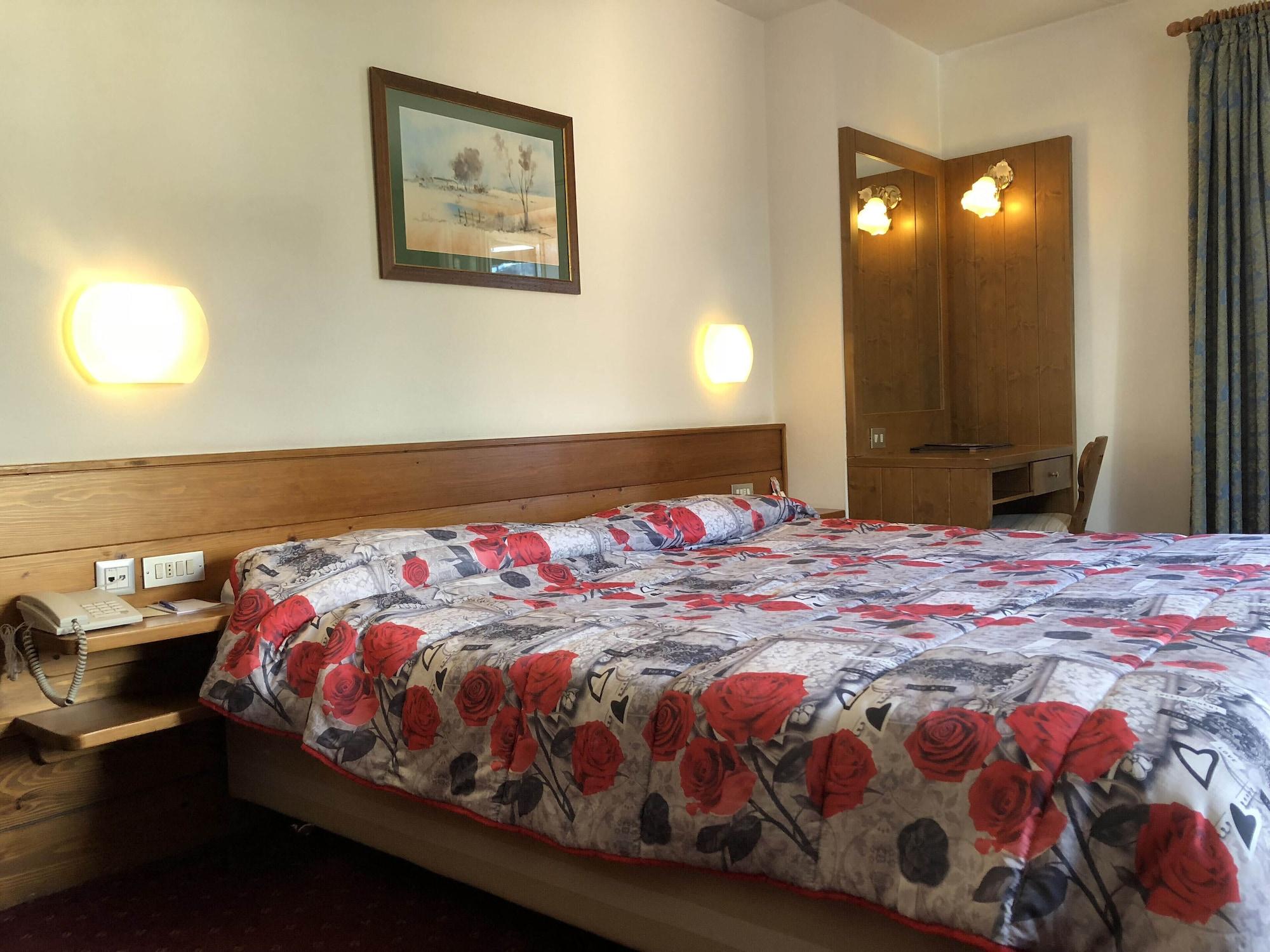 Hotel Majoni Кортина д'Ампецо Екстериор снимка