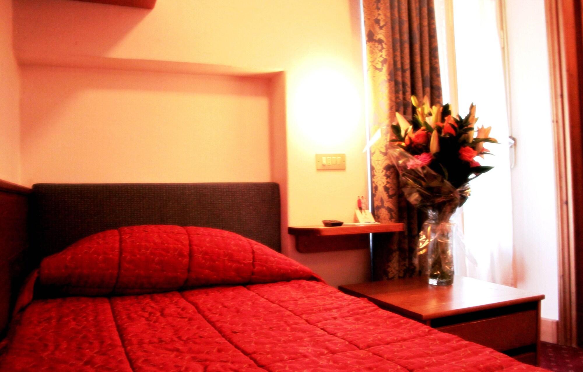 Hotel Majoni Кортина д'Ампецо Екстериор снимка