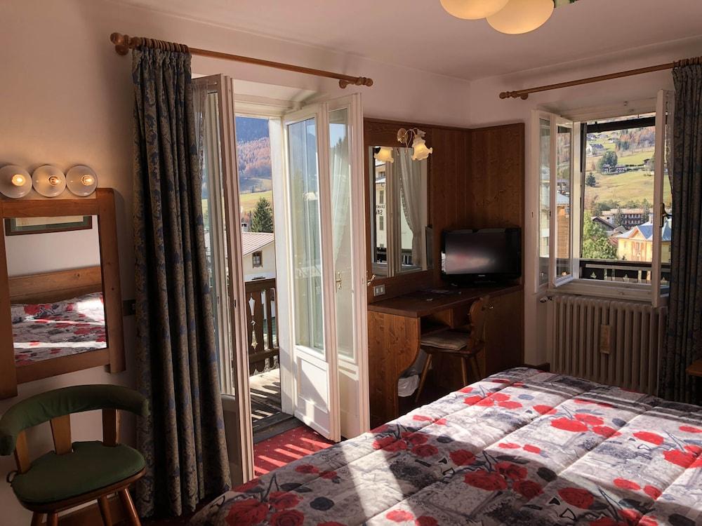 Hotel Majoni Кортина д'Ампецо Екстериор снимка
