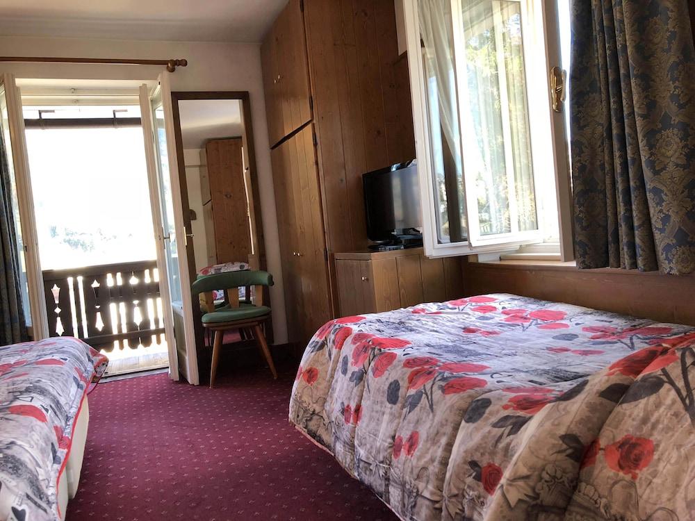 Hotel Majoni Кортина д'Ампецо Екстериор снимка