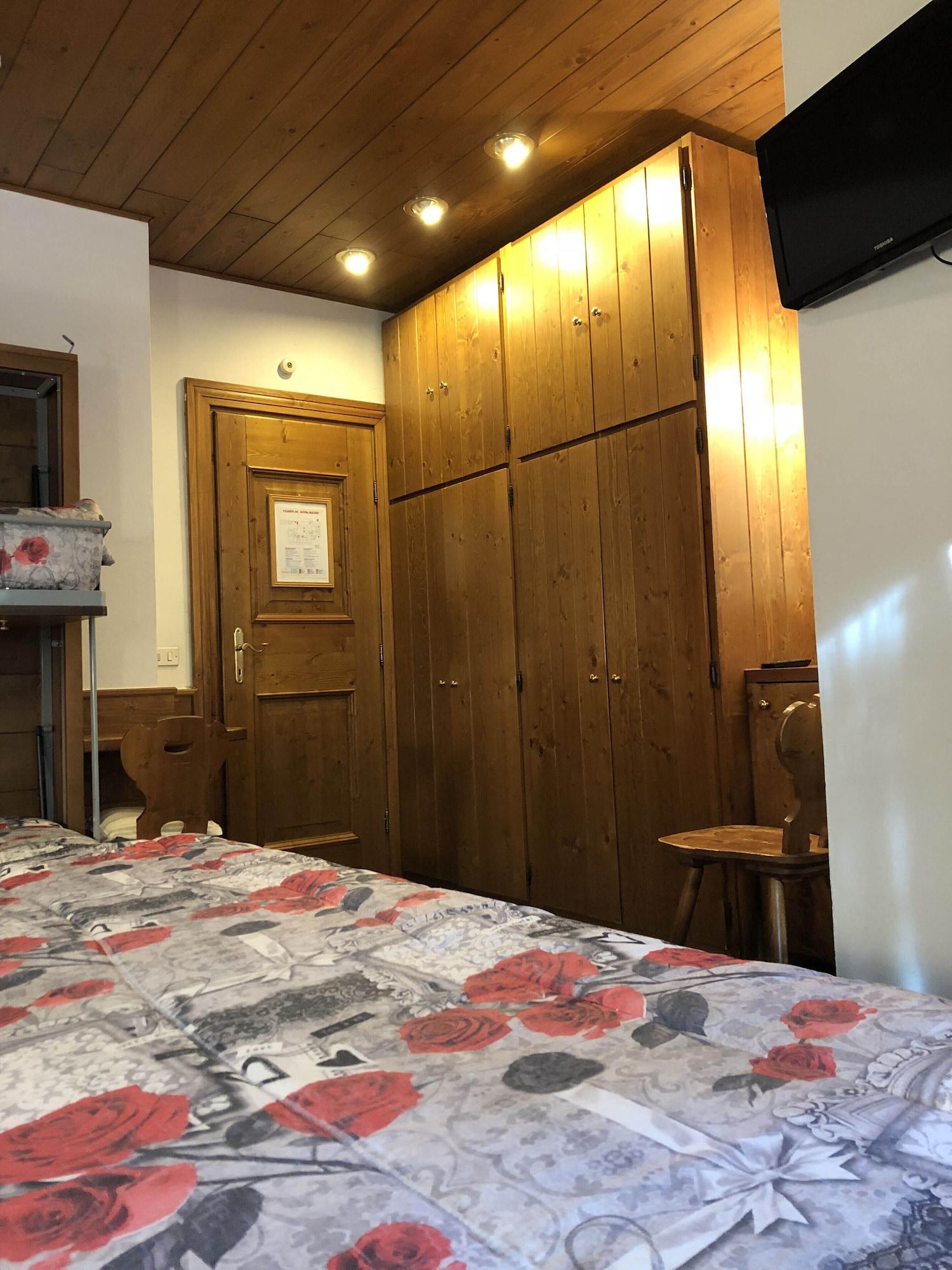 Hotel Majoni Кортина д'Ампецо Екстериор снимка