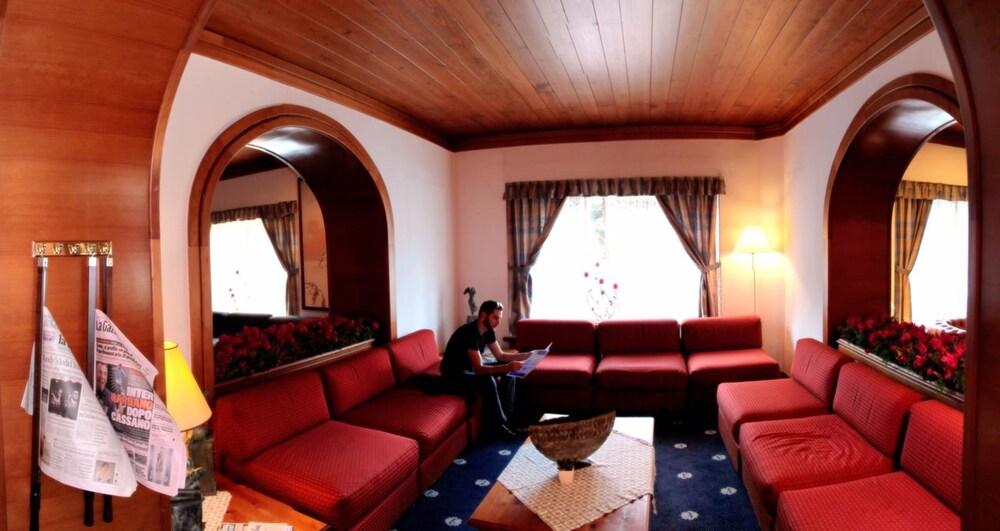 Hotel Majoni Кортина д'Ампецо Екстериор снимка