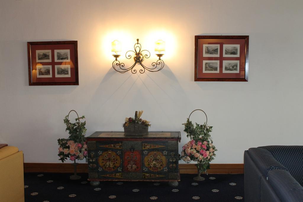 Hotel Majoni Кортина д'Ампецо Екстериор снимка