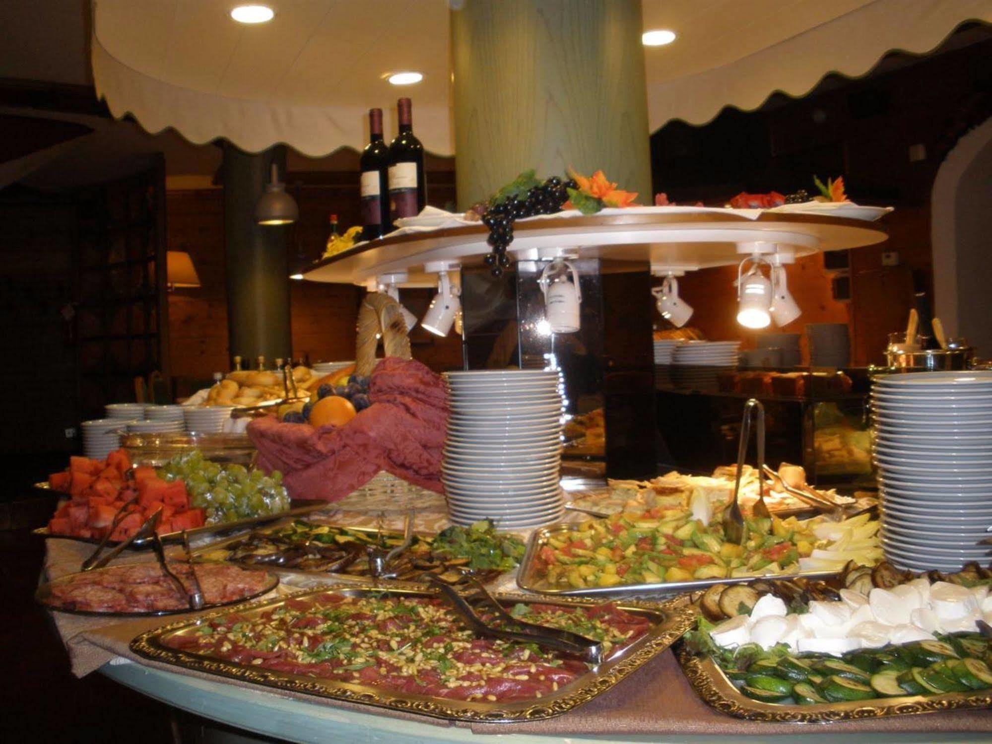 Hotel Majoni Кортина д'Ампецо Екстериор снимка