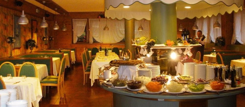 Hotel Majoni Кортина д'Ампецо Екстериор снимка