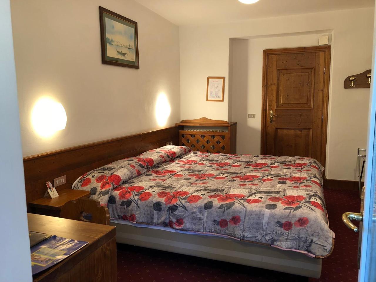 Hotel Majoni Кортина д'Ампецо Екстериор снимка